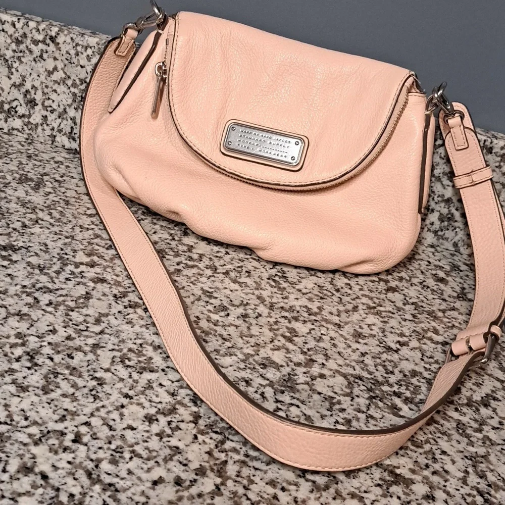 Marc Jacobs Q Natasha Bright Rosa Pink Leather Small Crossbody Bag - Picture 2 of 15